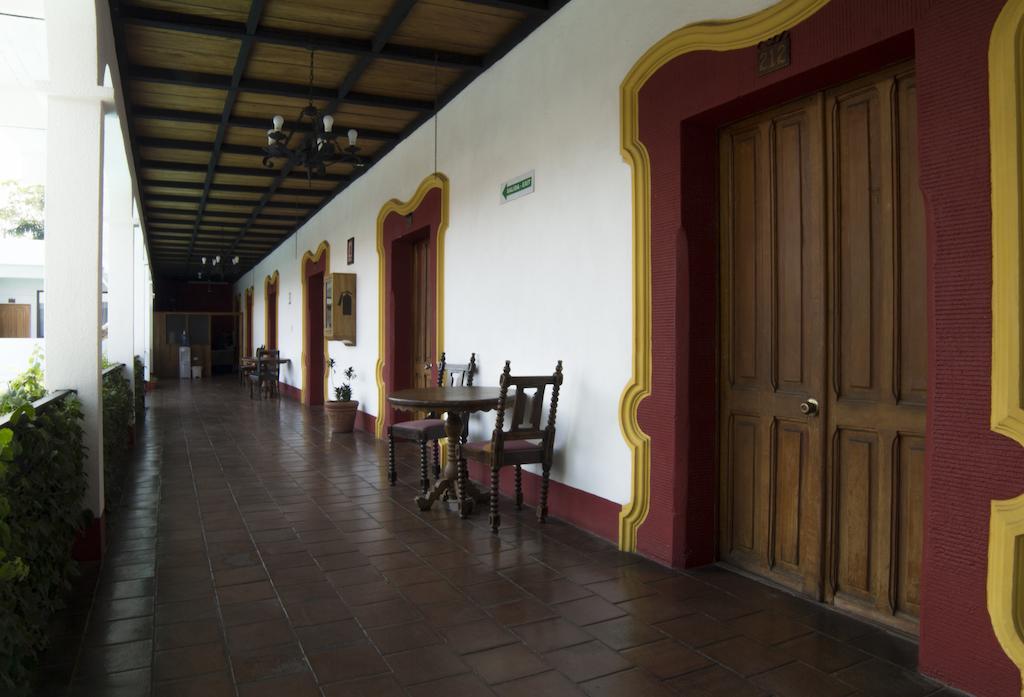 Hotel Posada De Don Jose Retalhuleu Exterior photo